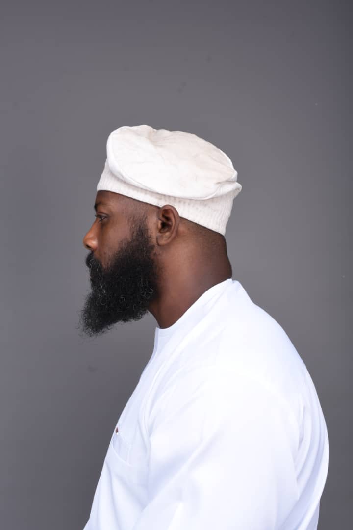 White Velvet Ijebu Cap (No embroidery)